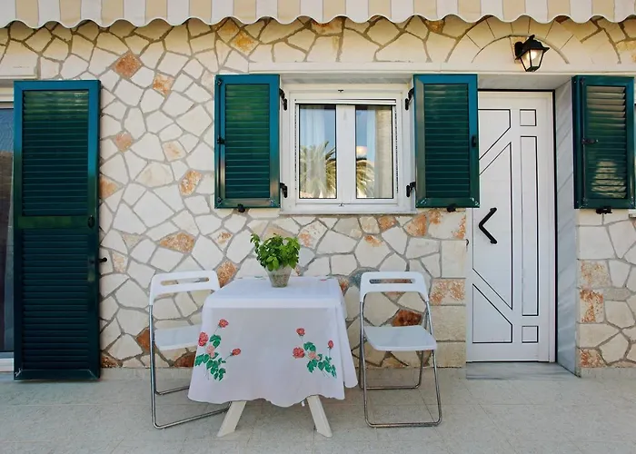 Olympia Holiday Home